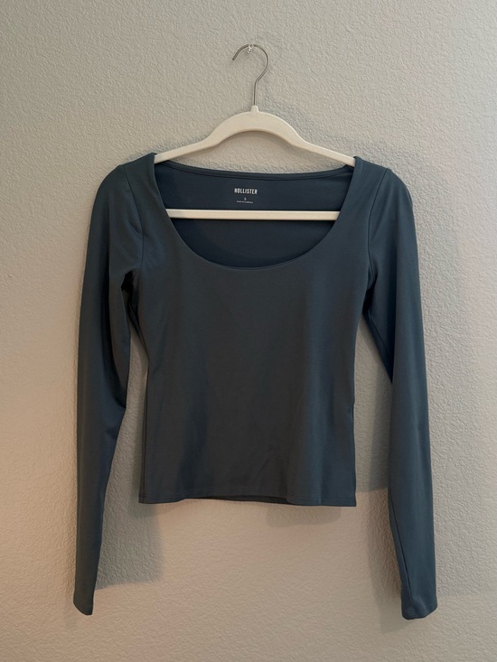 Hollister Tops - HOLLISTER Long Sleeve Top